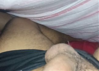 my boyfriend with me in bed masturbates until he cums