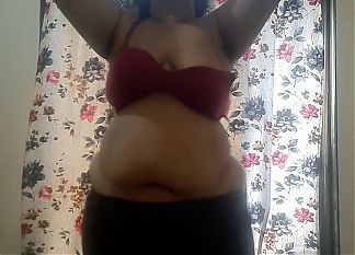 BHABHIS NEW RED BRA GIFTED BY HER SEXY BOSS