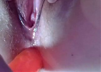 masturbation game while the husband went to the store. experiments